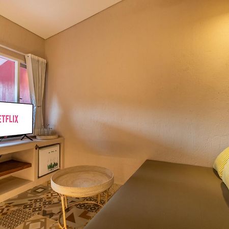 Pinkprivate Sanur - For Cool Adults Only Bed & Breakfast Dış mekan fotoğraf