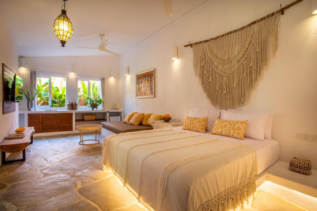 Pinkprivate Sanur - For Cool Adults Only Bed & Breakfast Dış mekan fotoğraf