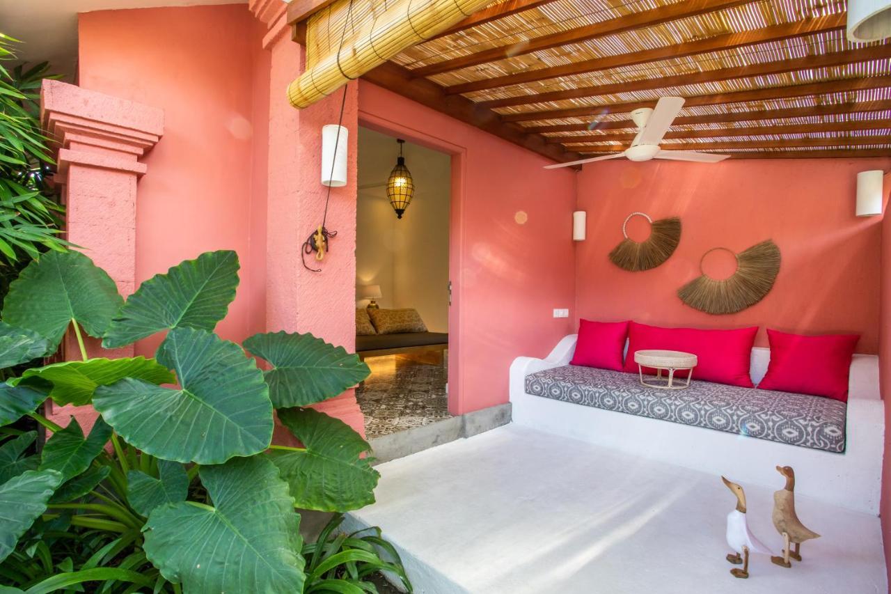 Pinkprivate Sanur - For Cool Adults Only Bed & Breakfast Dış mekan fotoğraf