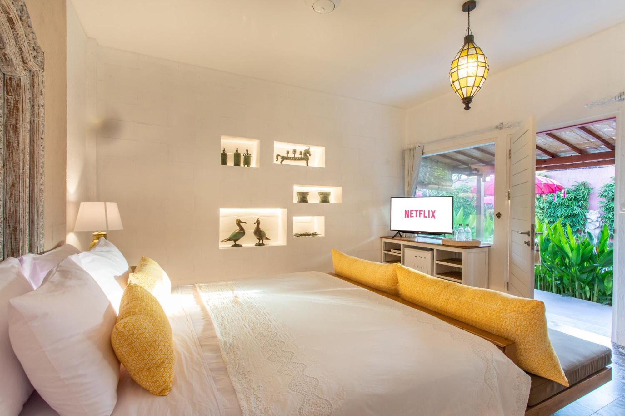 Pinkprivate Sanur - For Cool Adults Only Bed & Breakfast Dış mekan fotoğraf